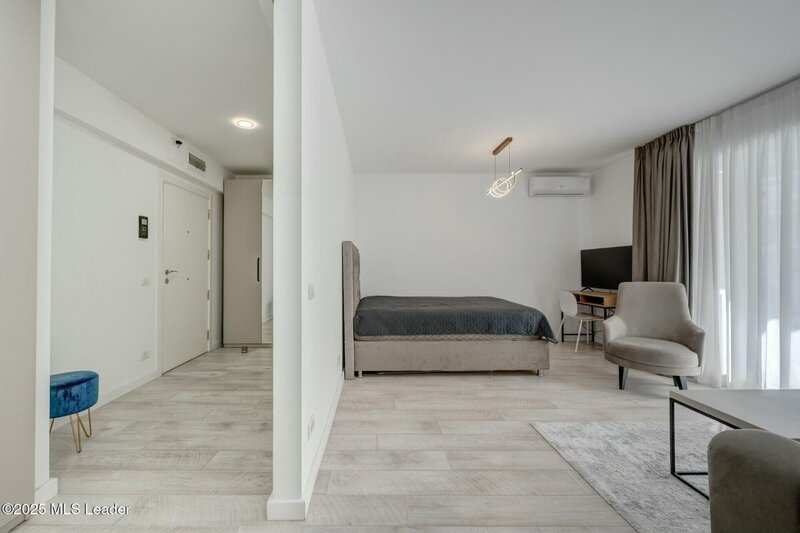 Garsoniera, Bun venit, acasa!