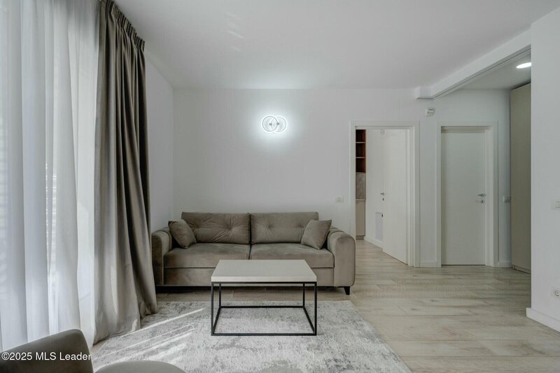 Garsoniera, Bun venit, acasa!