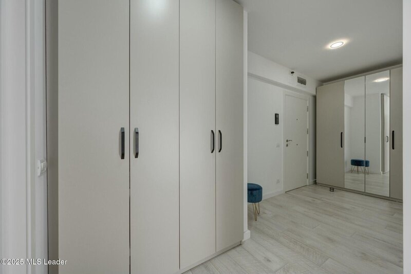 Garsoniera, Bun venit, acasa!